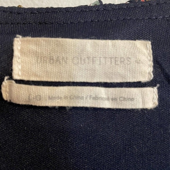 Urban Outfitters Large Floral Dress Navy Long Sleeves V Neck Cottage Cor… - Picture 5 of 7